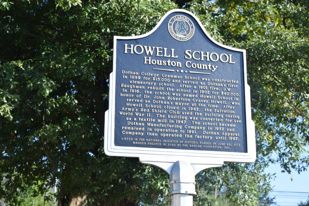 Historical marker for the Howell School in Houston County describing the history of the site.