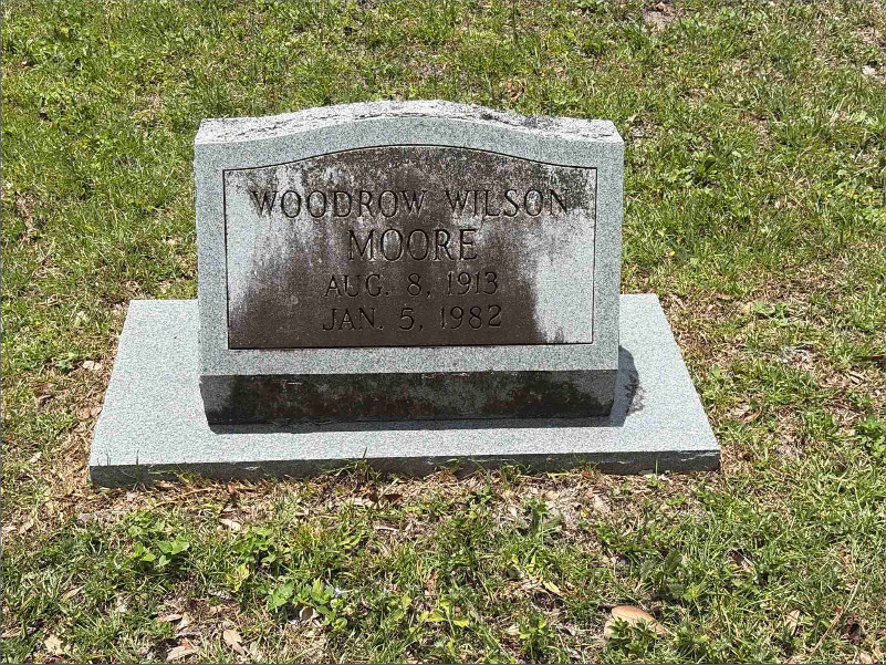 Gravestone of Woodrow Wilson Moore, 1913–1982, at Falling Creek Methodist Cemetery in Florida
